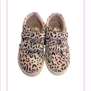 Harper Canyon leopard print Velcro shoes in size 12T